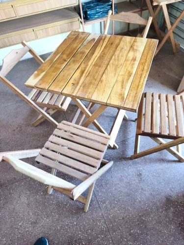 Jogo de Mesa e Cadeiras Madeira