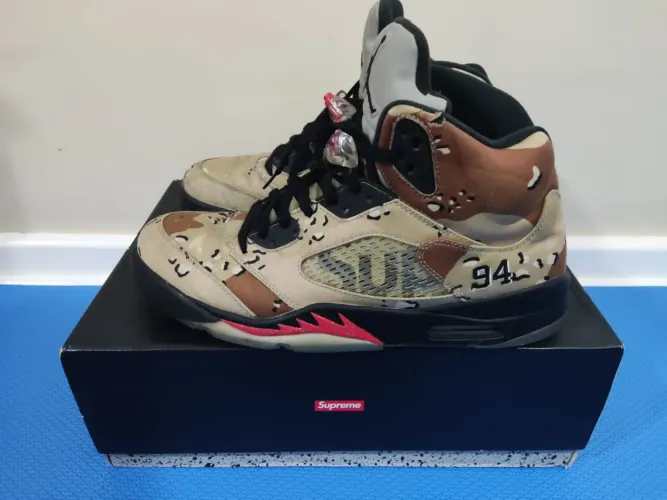 Supreme x Air Jordan 5 Retro Desert Camo - 46