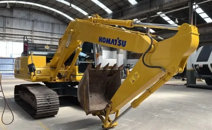 Escavadeira Komatsu PC160 ano 2016