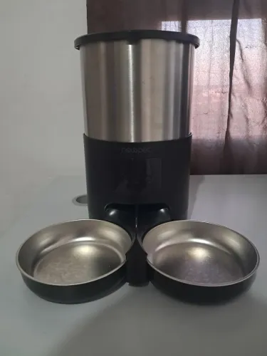 Comedouro automático semi novo 
