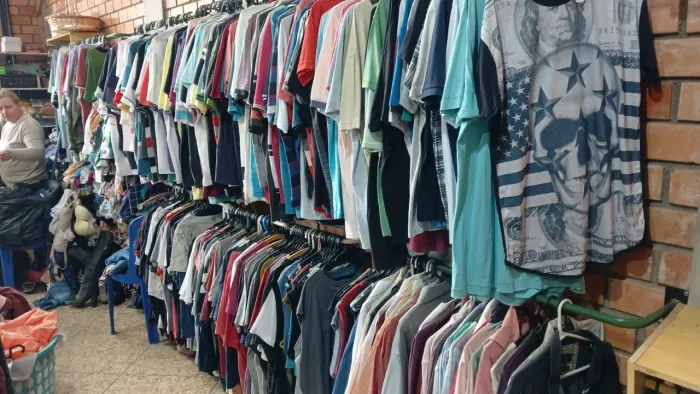 Lote de roupas 