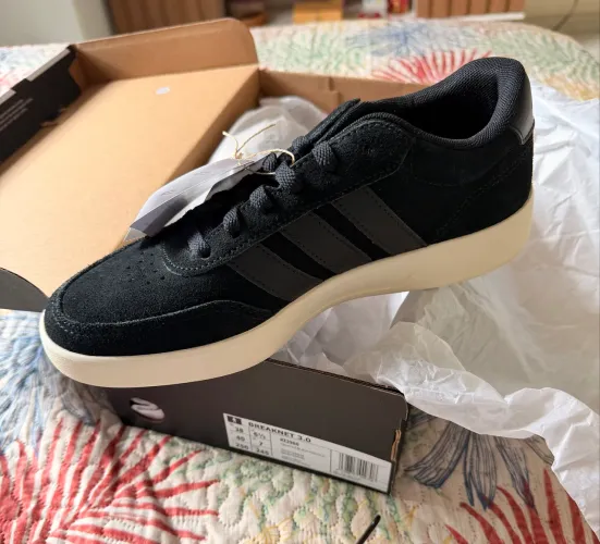 Tênis Adidas (NOVO) unissex