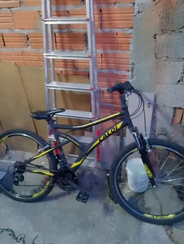 bicicleta Caloi aro 24, nova sem detalhes de uso!.