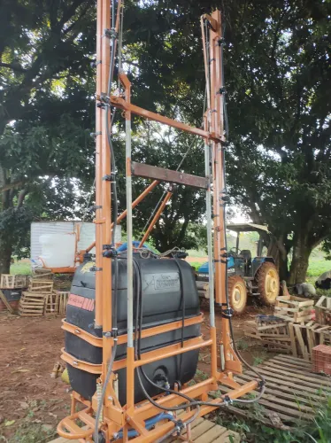 Pulverizador aventure 600 litros