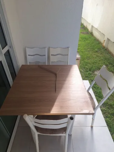 MESA E 4 CADEIRAS - PORTO DE GALINHAS