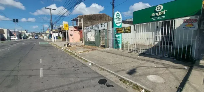 Imóvel para venda possui 400 metros quadrados em Jatiúca - Maceió - AL