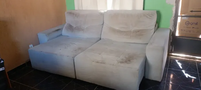 Sofá Retrátil 3 lugares - confortável e espaçoso