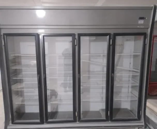 Refrigerador Expositor 4 portas 