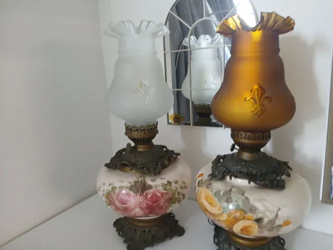 Abajur antigo cúpula vidro pata choca 