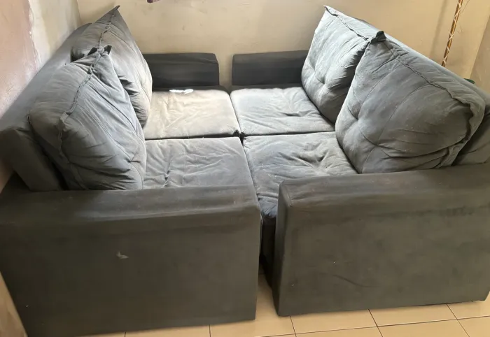 2 sofás de 2 lugares