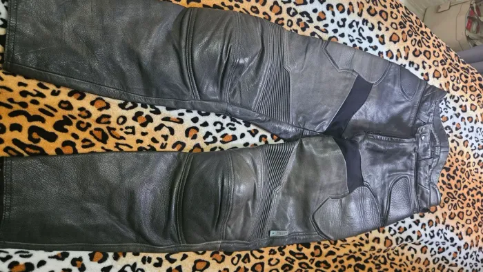 Calça motociclista de couro