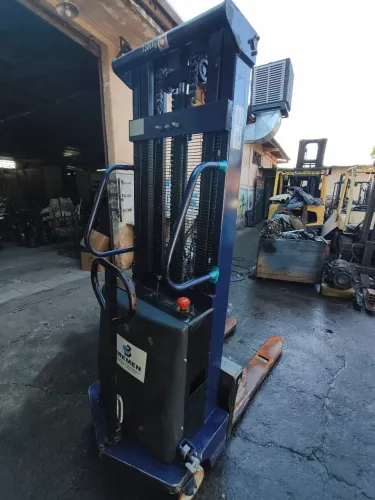 Paleteira semi elétrica 1.5ton