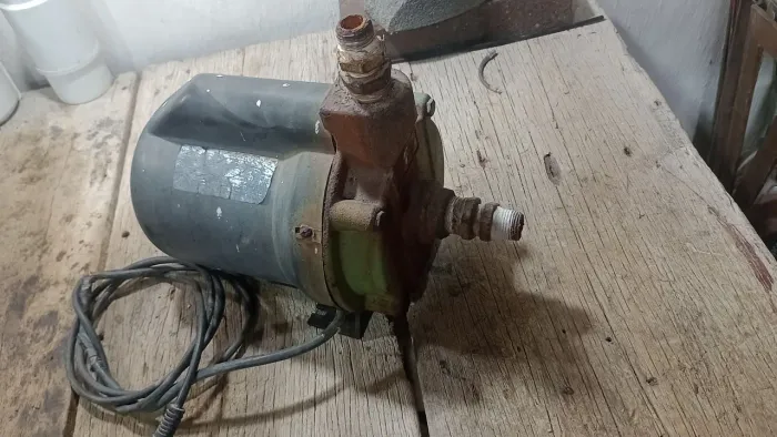 Martele + bomba d'água