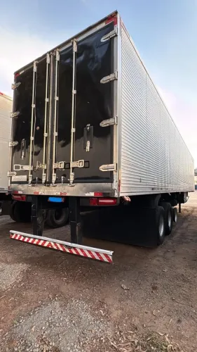 CARRETA FRIGORÍFICA THERMOSARA 28 PALETES SUSPENSIS THERMOKING 190 QUADRADO