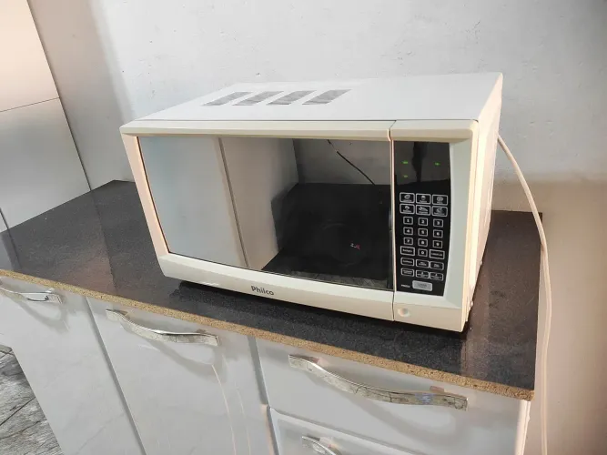 Microondas Espelhado Philco 20 Litros