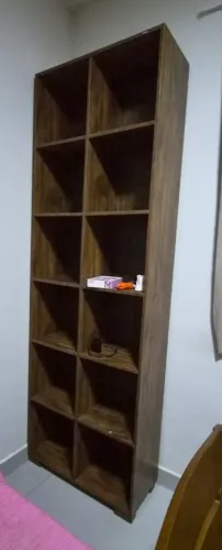 Estante livreiro 12 nichos