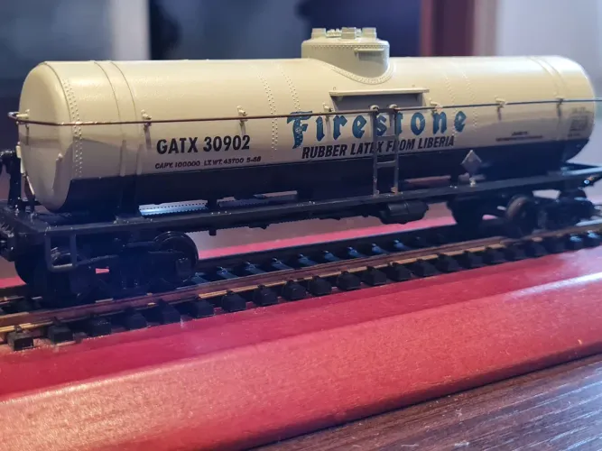 Vagão tanque curto, versão firestone, escala HO 