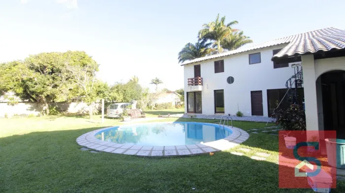 Compre Casa com 3 Dormitórios, 1 Suíte, 10 Vagas, em Peró por R$ 1.700.000. Imóvel Residen