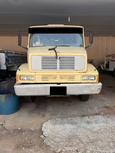 Caminhão MB 2325, ano 1990