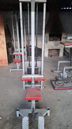 EQUIPAMENTOS DE MUSCULAÇÃO