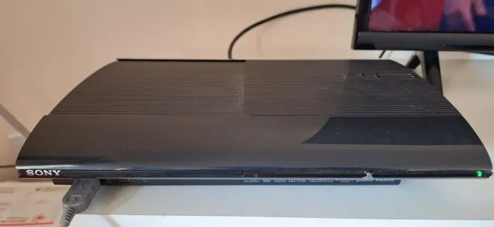 PlayStation 3 Desbloqueado + Controle sem fio + 2 jogos em CD