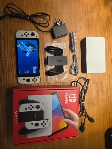 Vendo Nintendo Switch oled praticamente novo!
