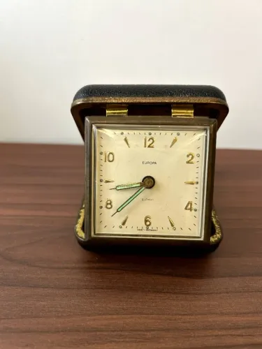 Relógio Europa Alemão de Viagem com Estojo Vintage anos 50/60