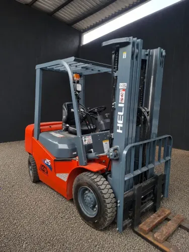 EMPILHADEIRA HELI 2.5T Motor 40 KW