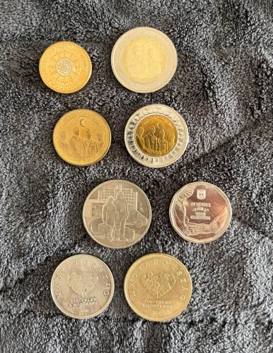 Moedas diversas tema ?Gratidão aos Profissionais de Saúde?