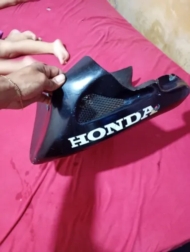 Vendo bico de Pato perfeito da na  CB 300  Twitter 250  da entrada moro também 