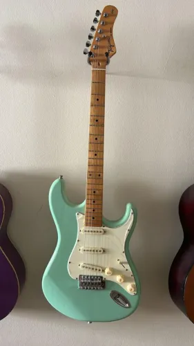 Guitarra Tagima e Amplificador VOX