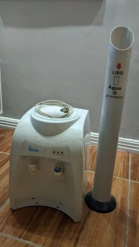 BEBEDOURO POLAR + LIXEIRA PARA COPOS