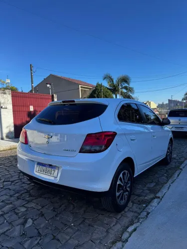 Chevrolet Onix Hatch LTZ 1.4 8V Flex Power Mec. 4P 2014