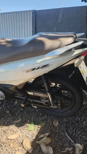 Vendo biz 125 Branca pérola