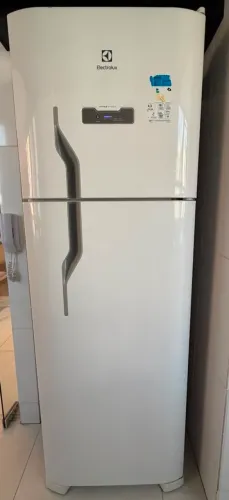 Geladeira Electrolux DFN41 - cor branca