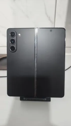 Fold 5 1 TB R$ 3.150,00 ótimo estado com capas caixa PELICULA INTERNA NOVA!!!