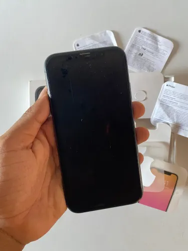IPhone 11 64gb (placa mãe não funciona)