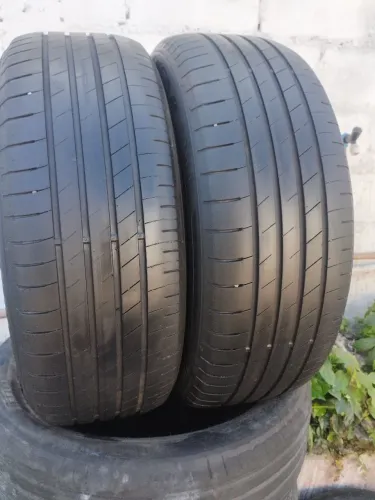 Pneu 205/55/17 Goodyear Efficient Grip - 80% Borracha, ótimo estado
