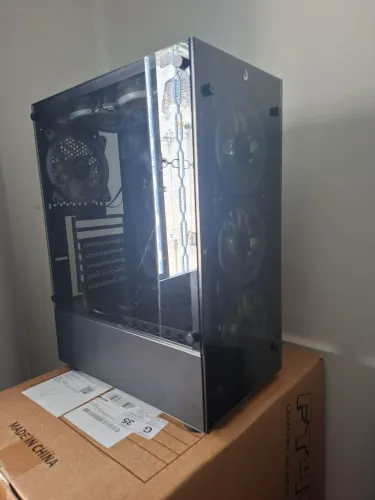 Gabinete com 6 fans