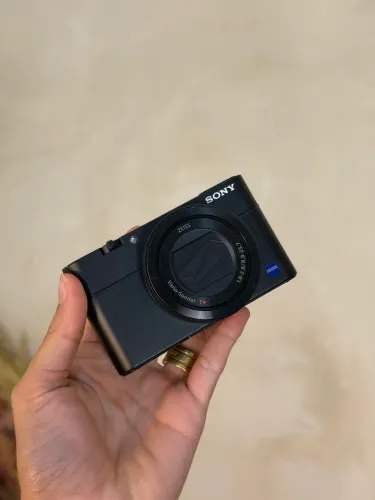 Sony Rx100v (dupe G7x)