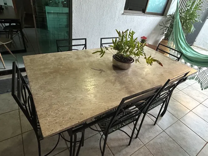 Mesa de mármore Bege Bahia 2x1 metros, acompanha 6 cadeiras