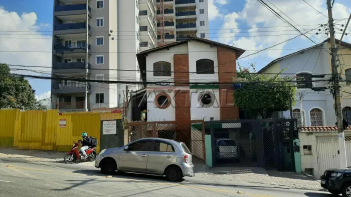 Sobrado à venda 141m² , 2 dormitórios , 1 suíte, 3 vagas, na Santa Terezinha.