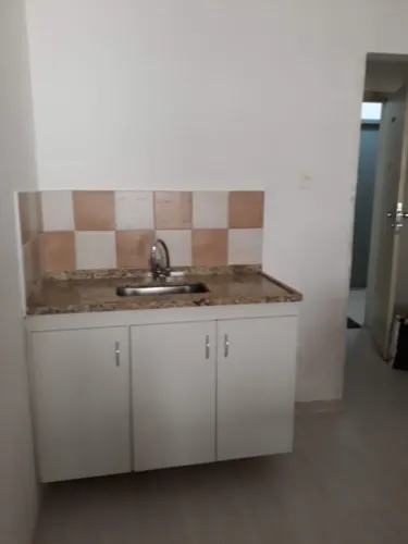 Imóvel sala comercial 21m2 Rua do Ouvidor com banheiro privativo