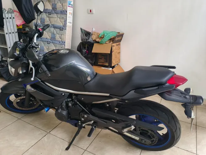Vende-se e troco XJ6 N
