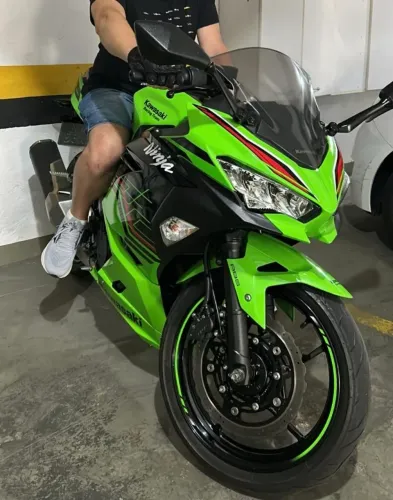 Ninja 400 KRT 2024 em excelente estado