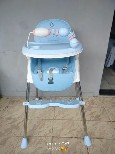 Cadeira de alimentação infantil