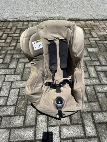 CADEIRA INFANTIL PARA O CARRO, marca Bébé Confort Iséos Neo Plus,