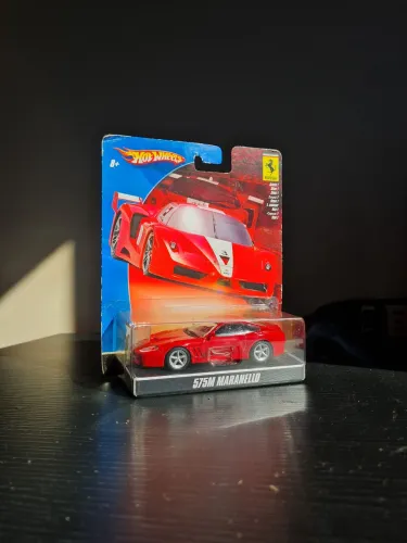 Hot Wheels Japonês raridade Ferrari 575M 1:43