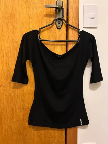 Blusa Feminina Preta Ombro a Ombro
