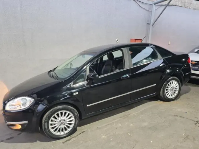 Fiat Linea Essence 1.8 Flex 16V 4P 2016